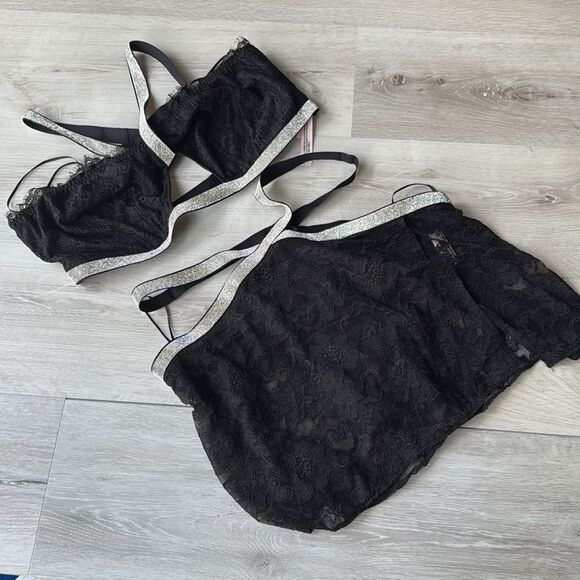 Victoria’s Secret shine strap halter Bralette and mini skirt set black lace NWT - Picture 2 of 5